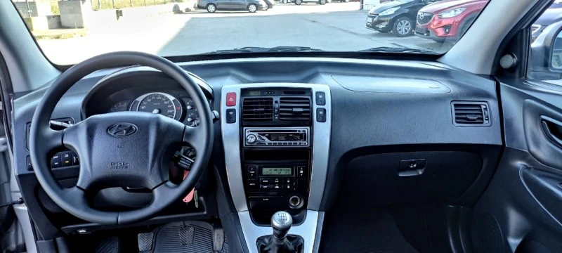 Hyundai Tucson 2.0CRD 4X4 , снимка 14 - Автомобили и джипове - 46718474