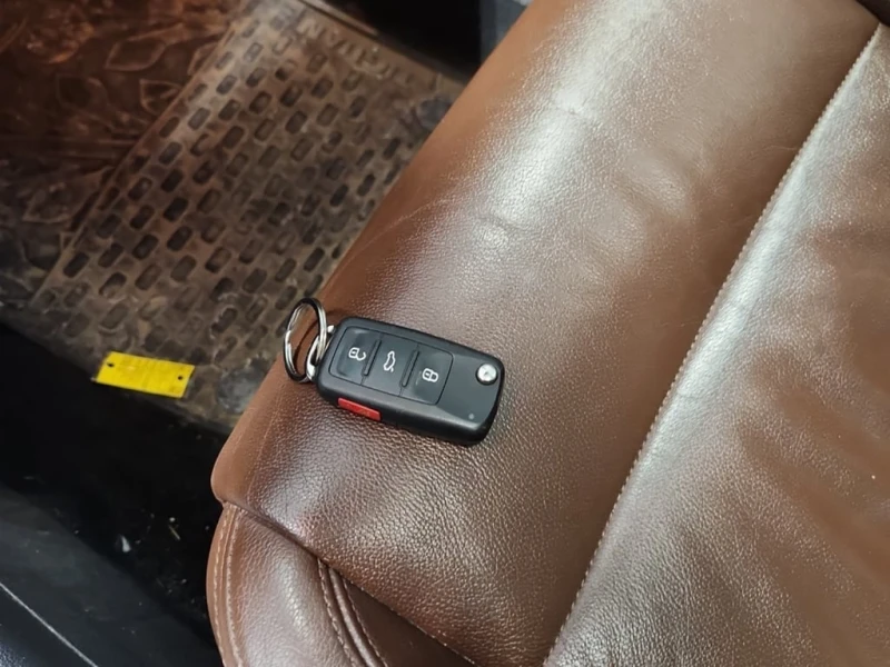 VW Tiguan HIGHLINE * Memory * Heated Seats, снимка 8 - Автомобили и джипове - 53371355