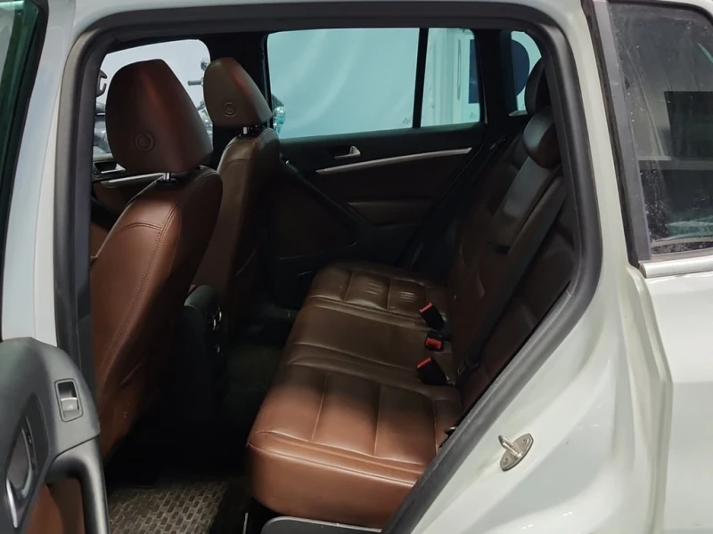 VW Tiguan HIGHLINE * Memory * Heated Seats, снимка 12 - Автомобили и джипове - 53371355
