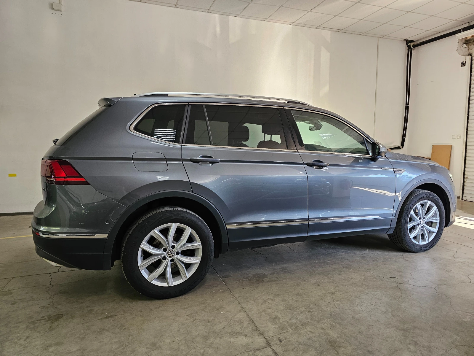 VW Tiguan Allspace Highline 4Motion 2.0tdi 200кс Панорама DCC - изображение 8