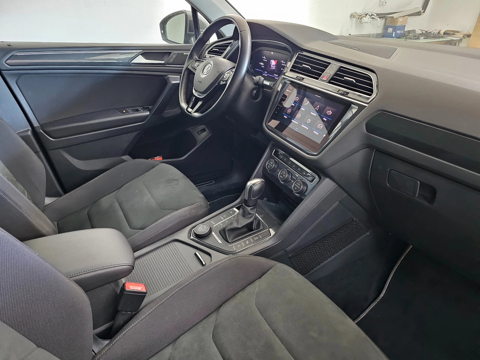 VW Tiguan Allspace Highline 4Motion 2.0tdi 200кс Панорама DCC - изображение 9