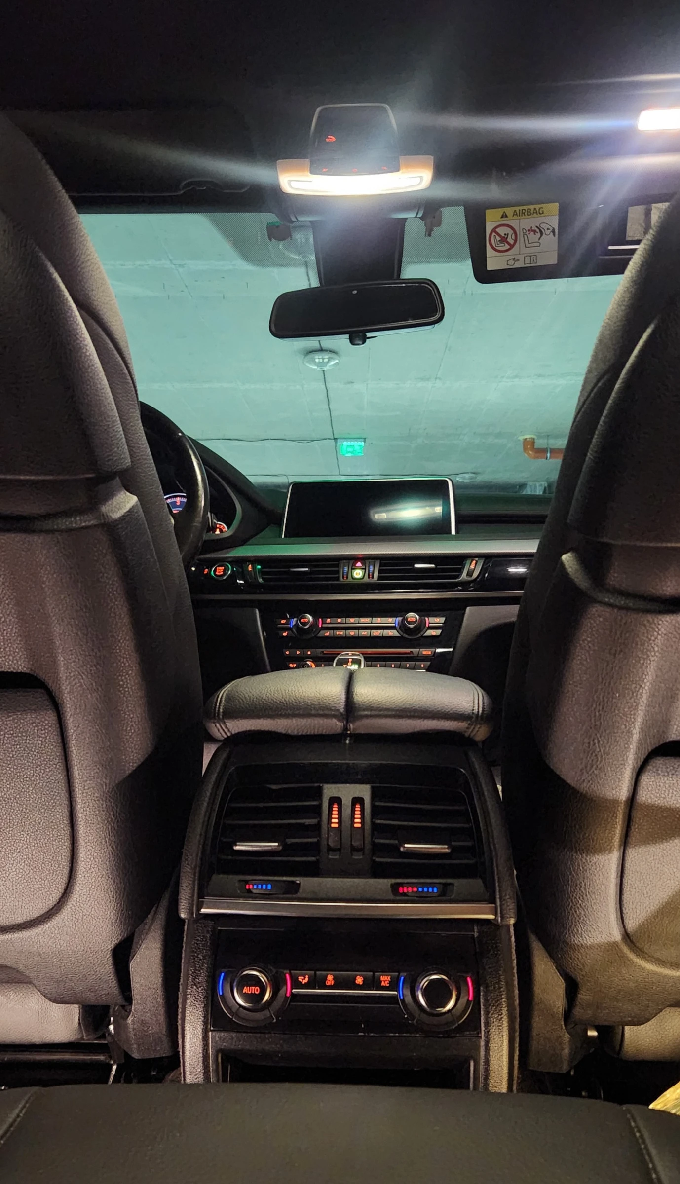 BMW X6 xDrive40d - M-Perfomance Carbon ВТОРИ СОБСТВЕНИК - изображение 6