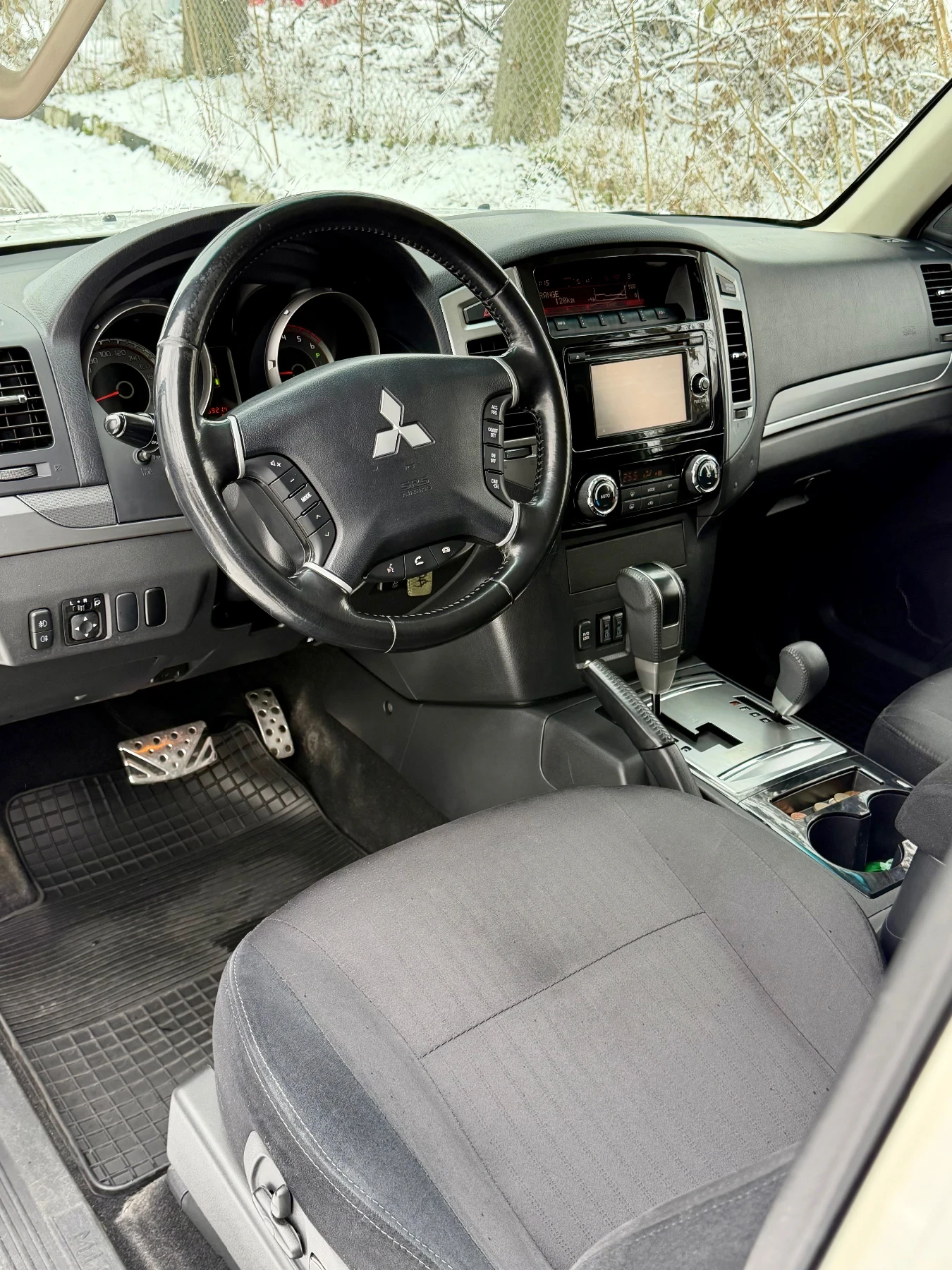 Mitsubishi Pajero 3.2 DI-D EVRO 6 - изображение 9