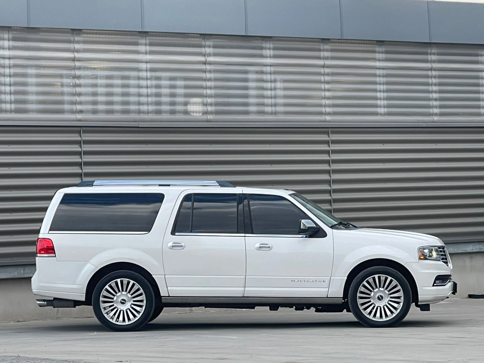 Lincoln Navigator L 3.5 4X4 6+ 1 БАРТЕР/ЛИЗИНГ , снимка 4 - Автомобили и джипове - 54372333