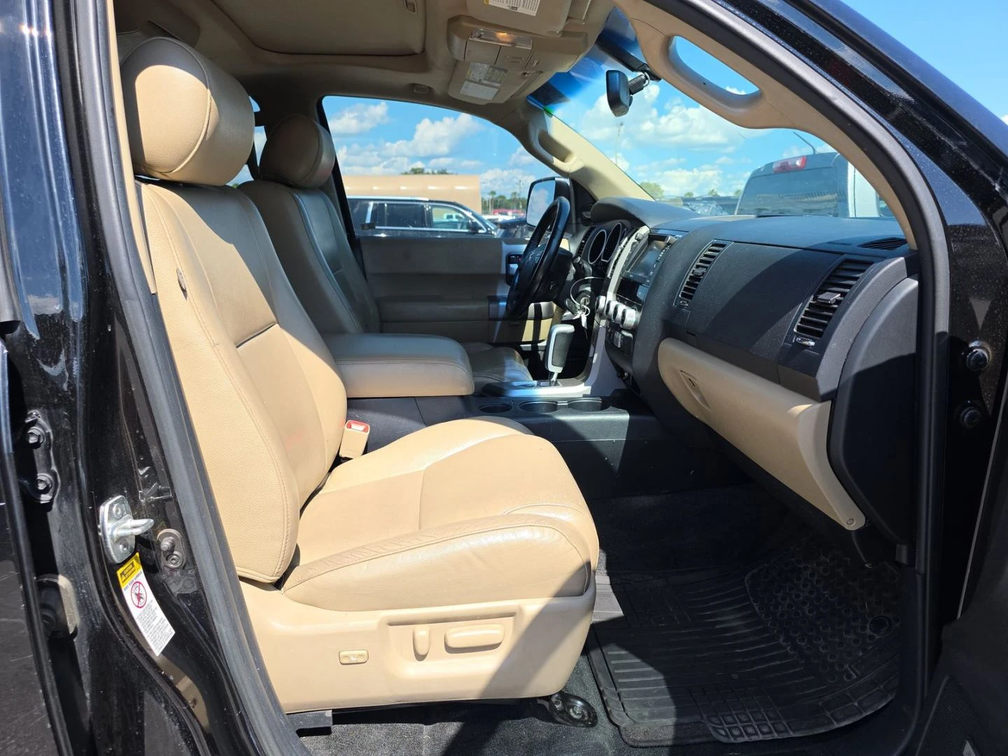 Toyota Sequoia, снимка 8 - Автомобили и джипове - 54395576