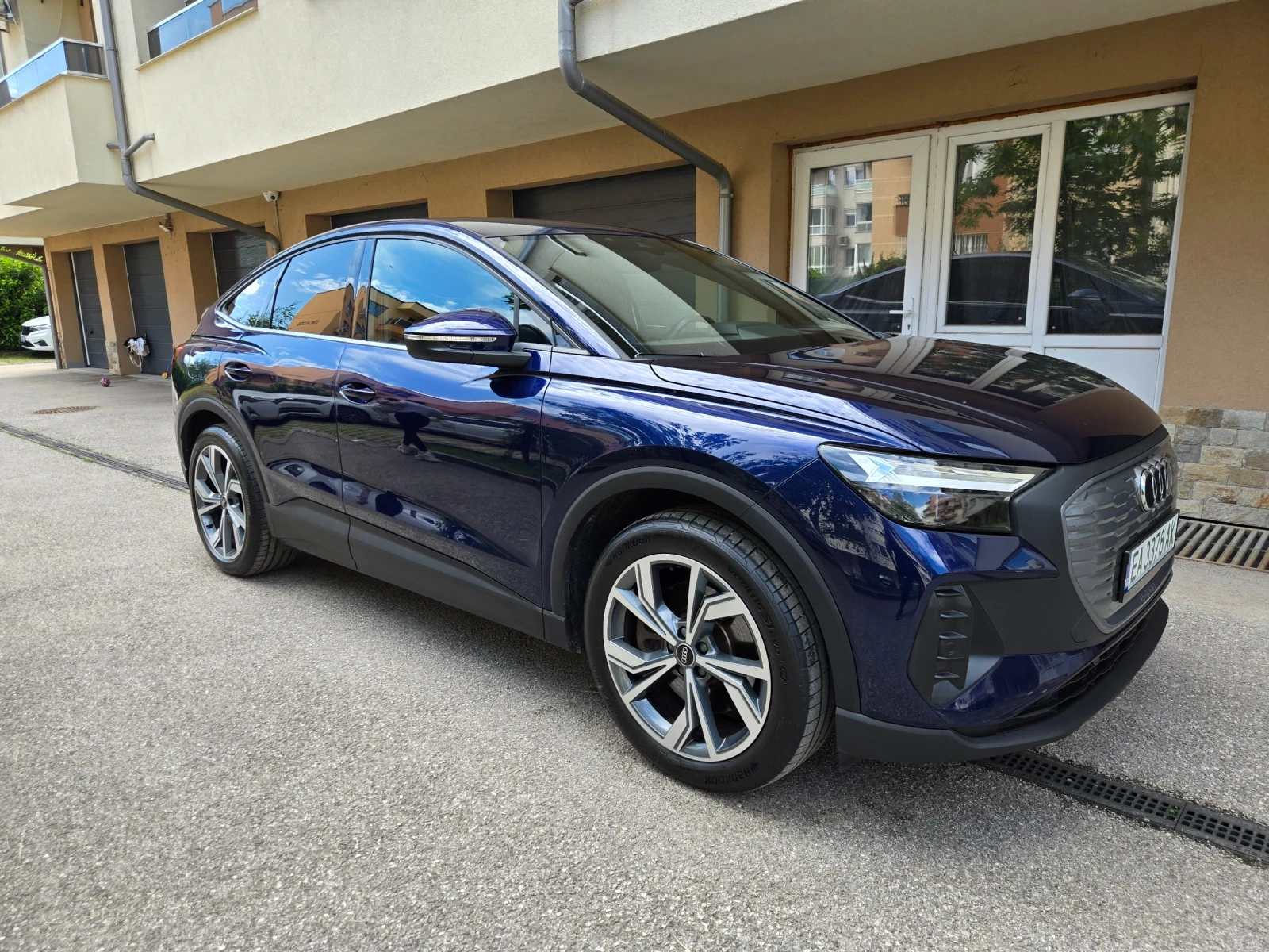 Audi Q4 E-Tron 40, Гаранция, лизинг, SOH 93.3%, снимка 6 - Автомобили и джипове - 54667587