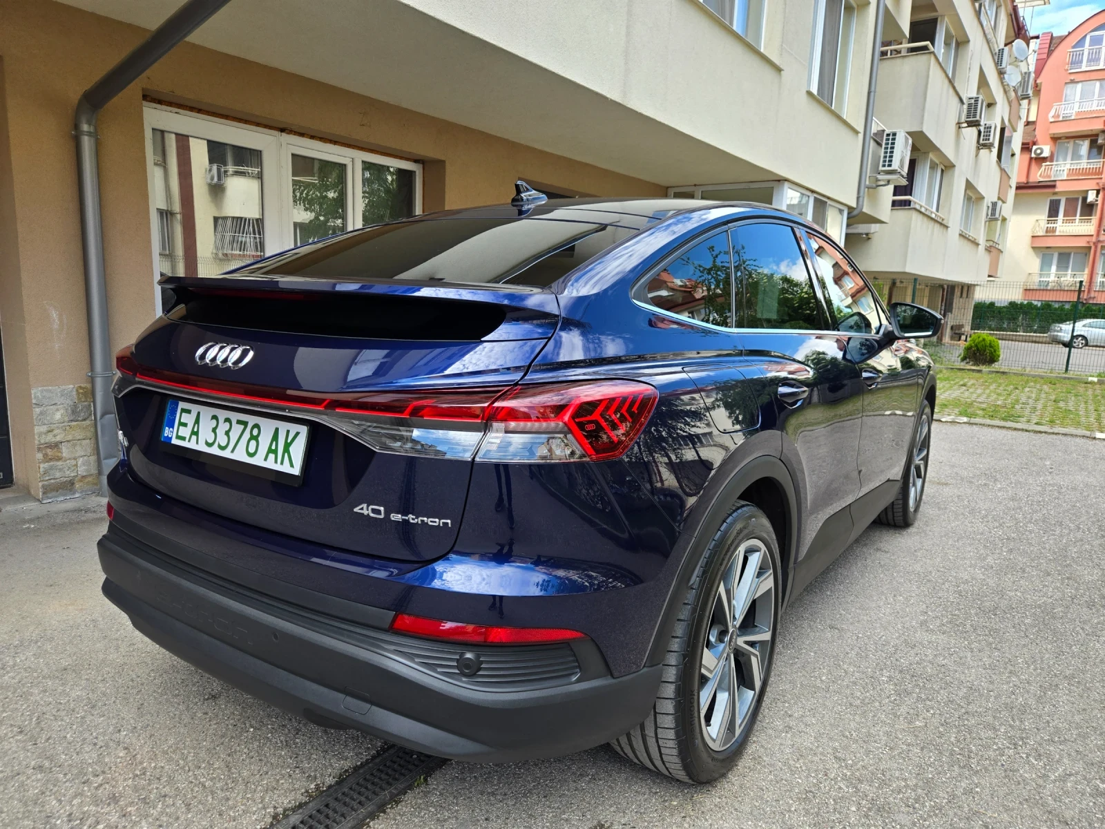 Audi Q4 E-Tron 40, Гаранция, лизинг, SOH 93.3%, снимка 9 - Автомобили и джипове - 54667587