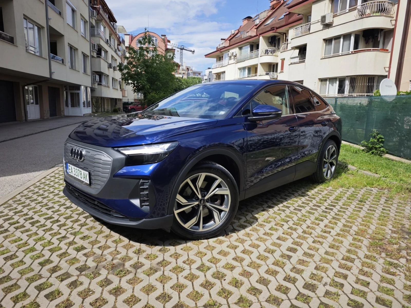 Audi Q4 E-Tron 40, Гаранция, лизинг, SOH 93.3%