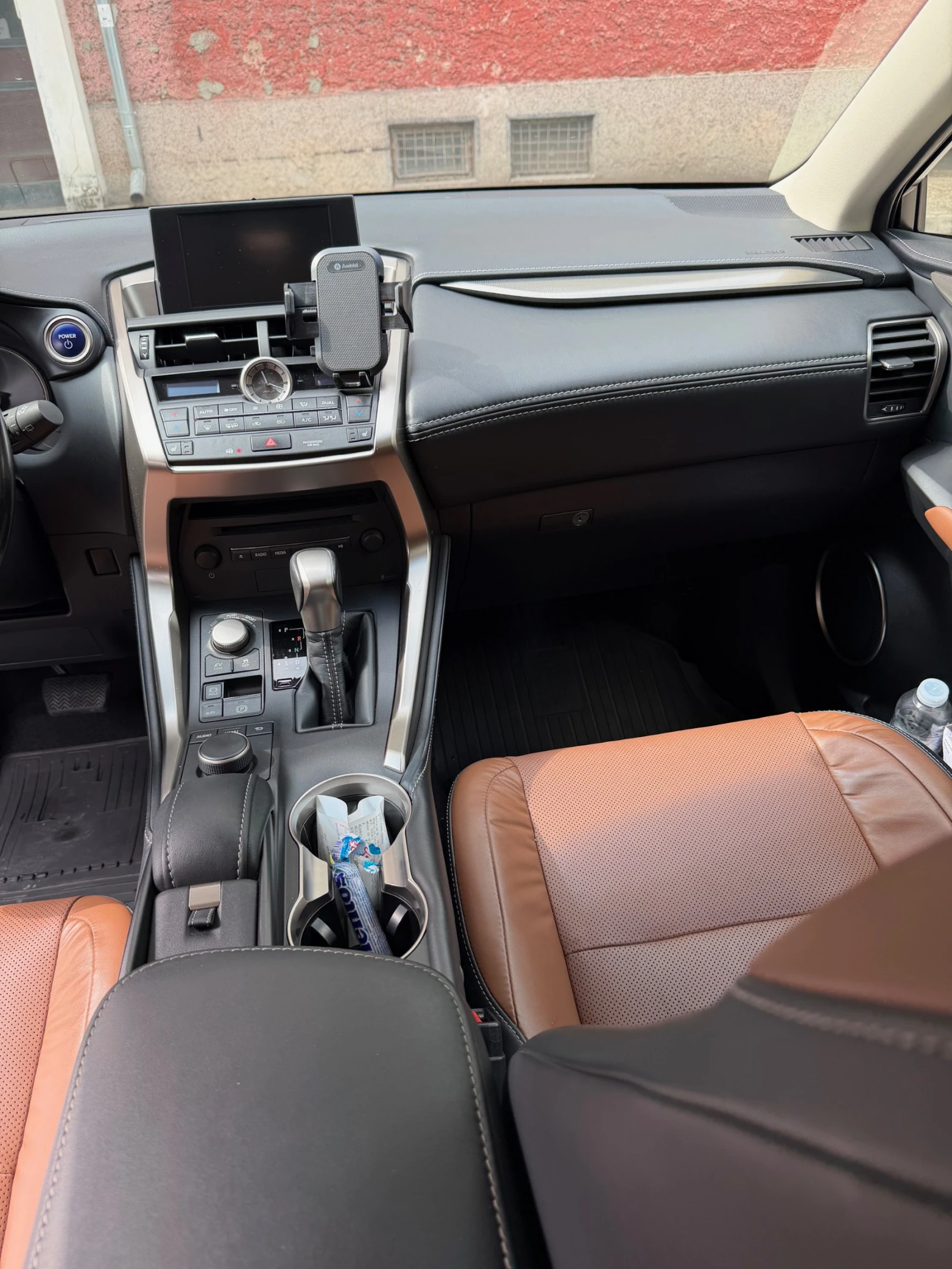 Lexus NX 300h, снимка 11 - Автомобили и джипове - 55894225