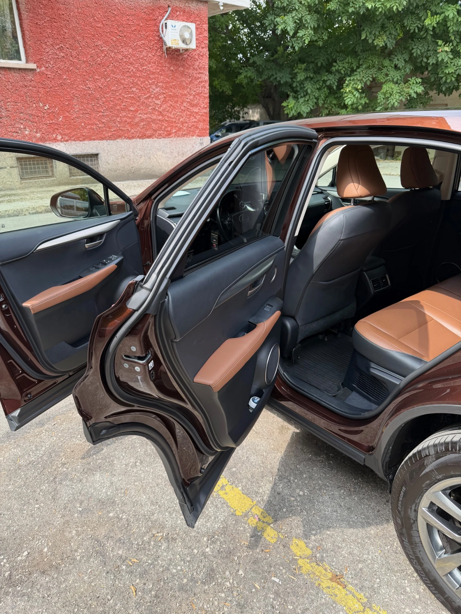 Lexus NX 300h, снимка 8 - Автомобили и джипове - 55894225