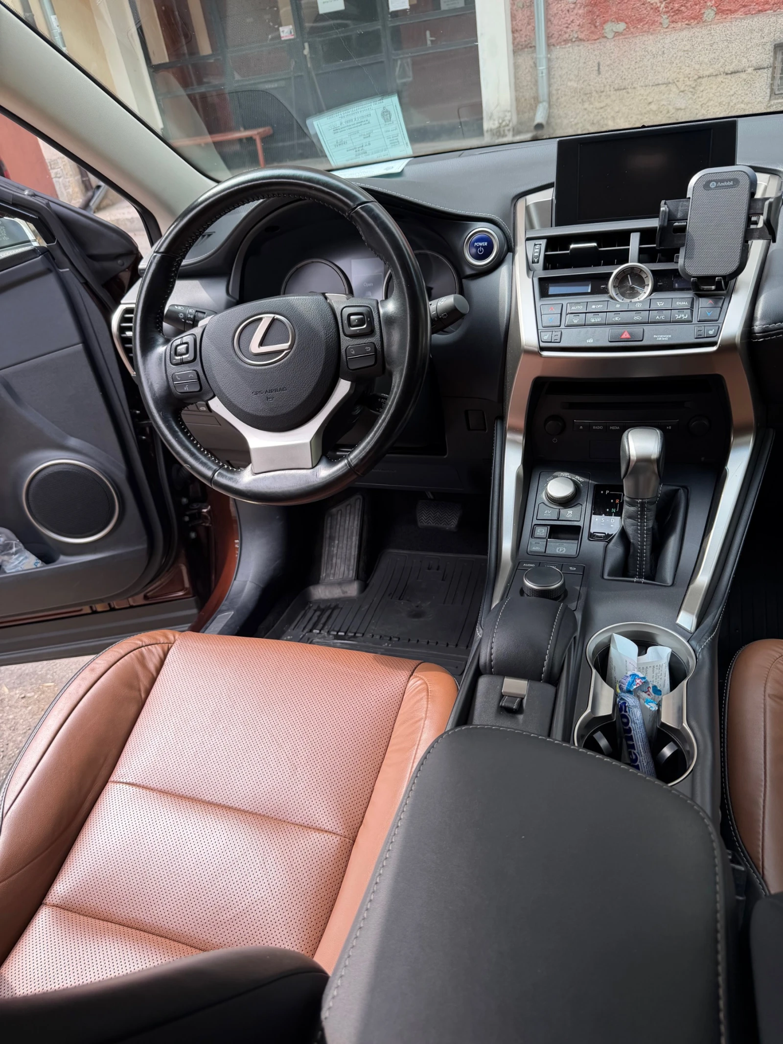 Lexus NX 300h, снимка 10 - Автомобили и джипове - 55894225