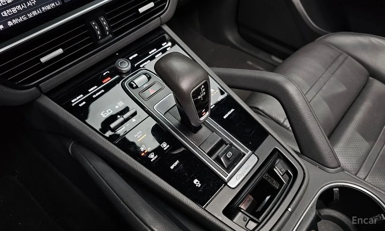 Porsche Cayenne, снимка 15 - Автомобили и джипове - 56740506