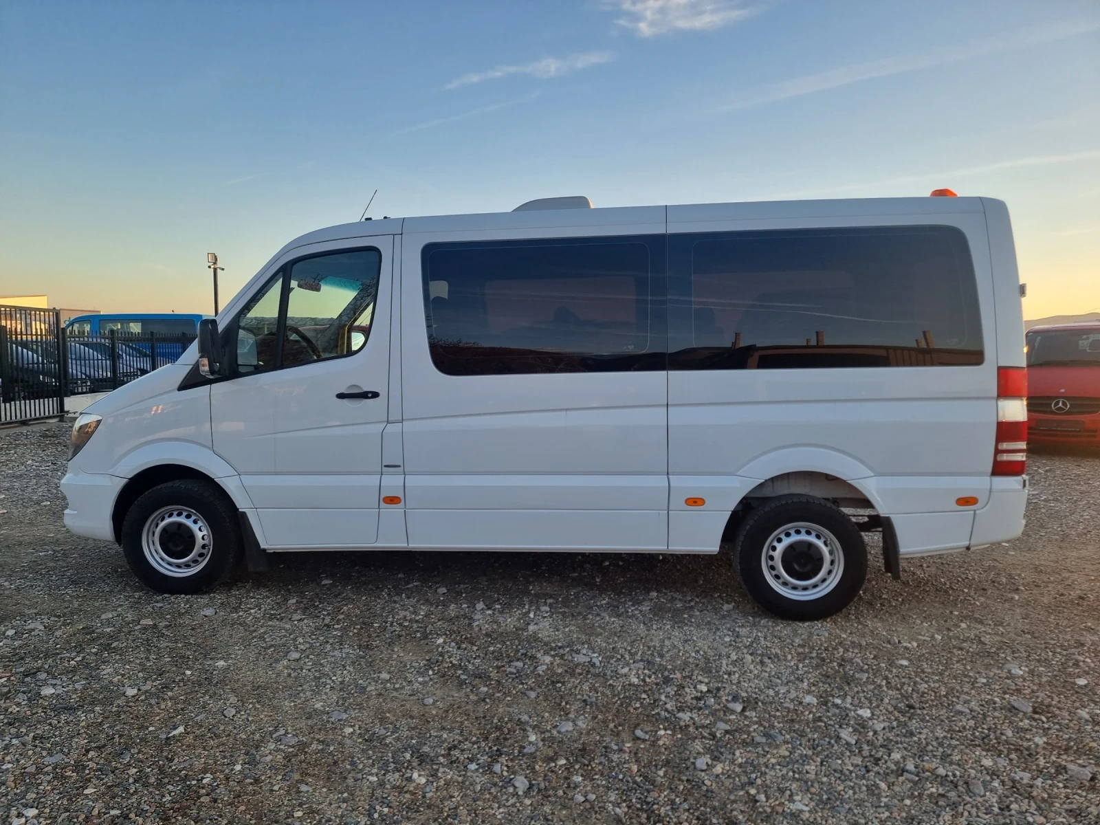 Mercedes-Benz Sprinter 313 СDI  топ евро-6  горен климатик 9 места  - изображение 3