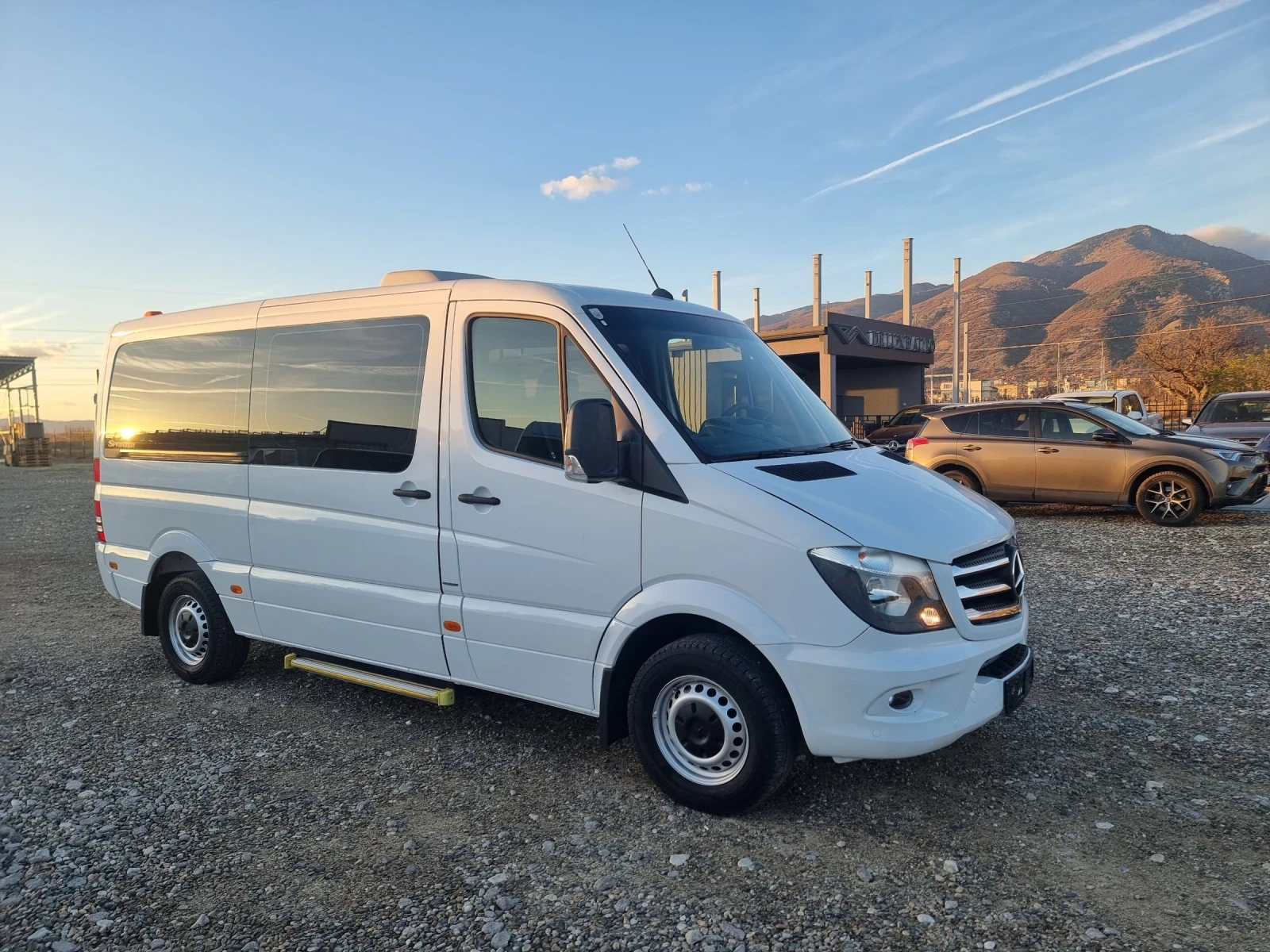 Mercedes-Benz Sprinter 313 СDI  топ евро-6  горен климатик 9 места  - изображение 6