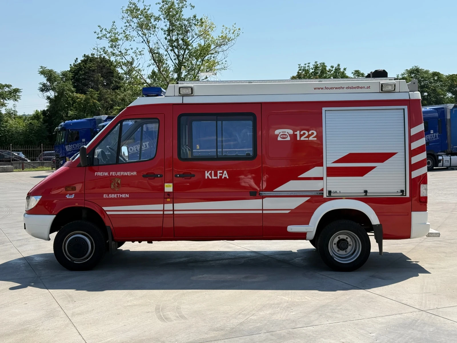 Mercedes-Benz Sprinter 416* 4x4* пожарна* 15 683км* перфектен, снимка 7 - Бусове и автобуси - 55060932