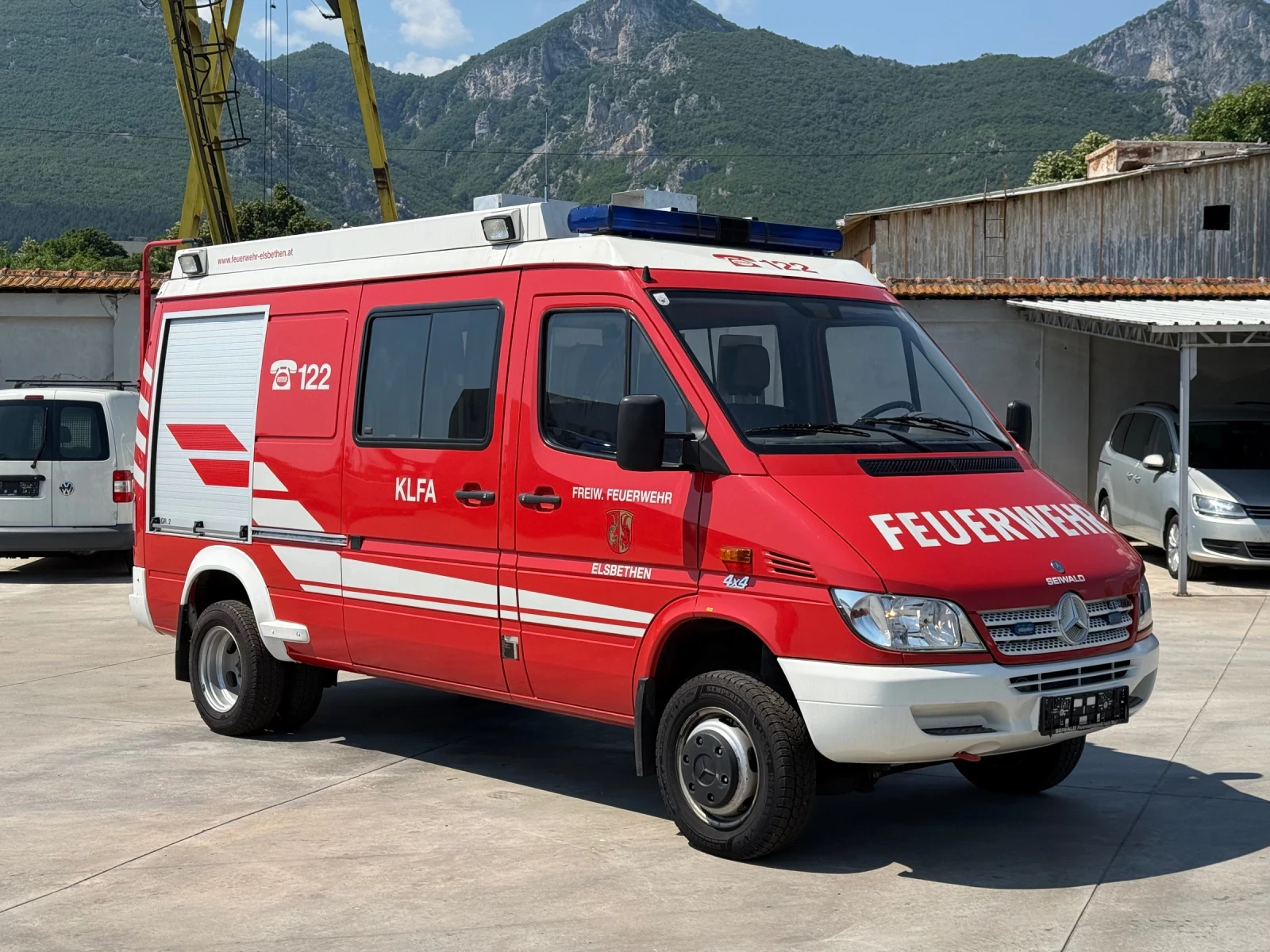 Mercedes-Benz Sprinter 416* 4x4* пожарна* 15 683км* перфектен, снимка 2 - Бусове и автобуси - 55060932