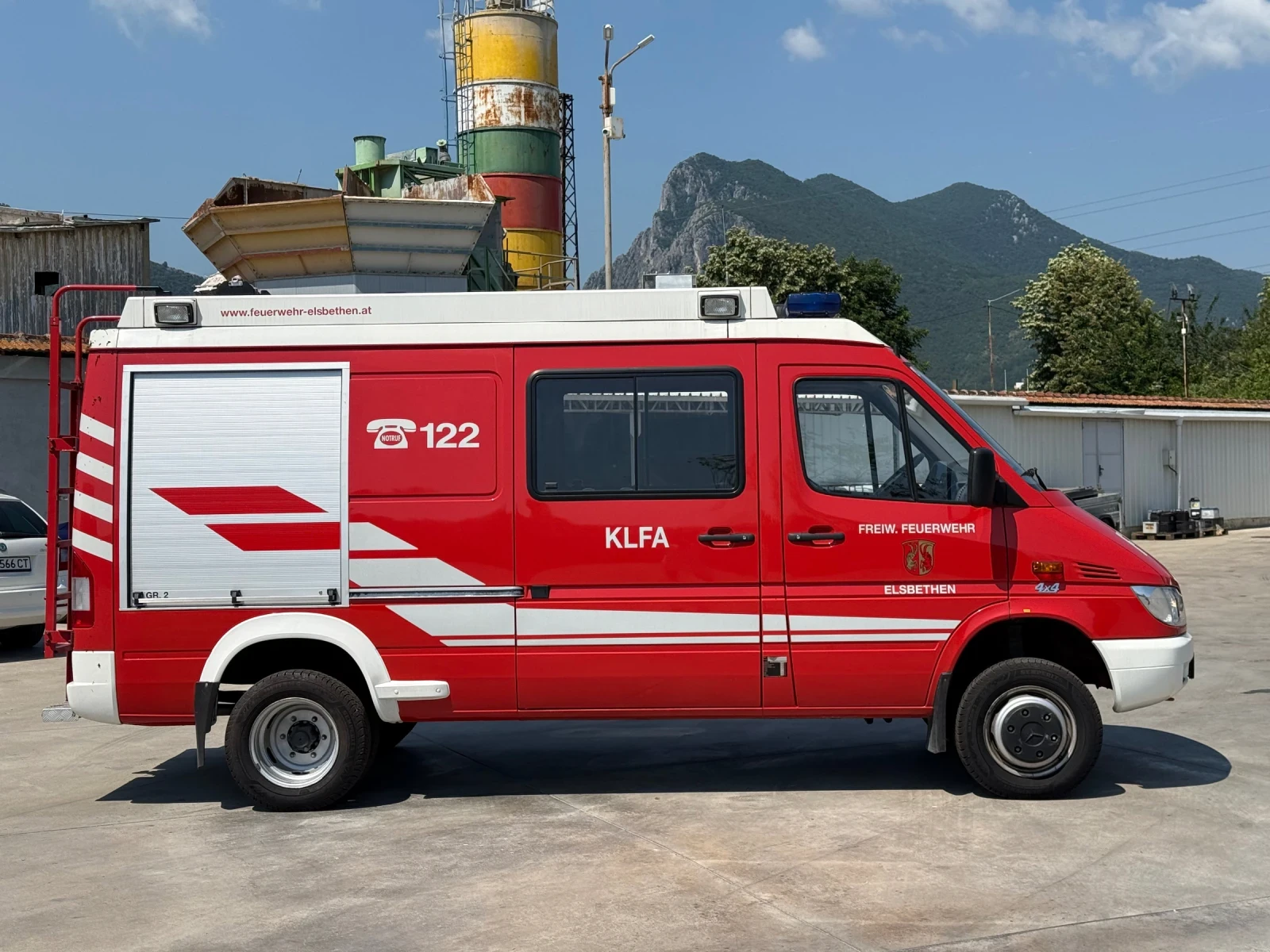 Mercedes-Benz Sprinter 416* 4x4* пожарна* 15 683км* перфектен, снимка 3 - Бусове и автобуси - 55060932