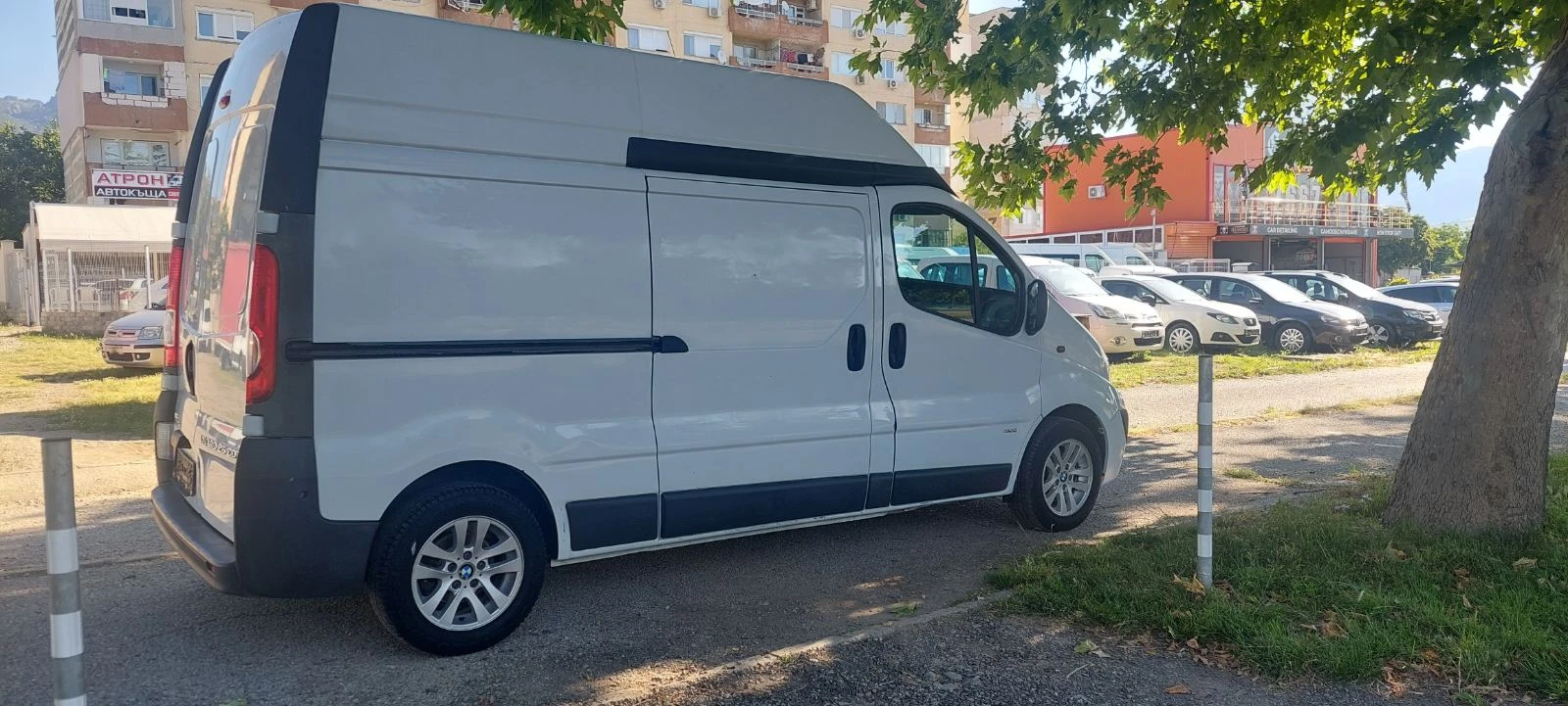 Opel Vivaro 2.5 cdti клима, снимка 7 - Бусове и автобуси - 55838638