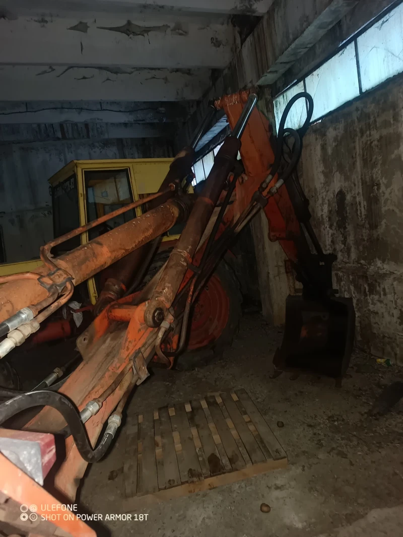 Багер ЮМЗ, снимка 3 - Индустриална техника - 53224426