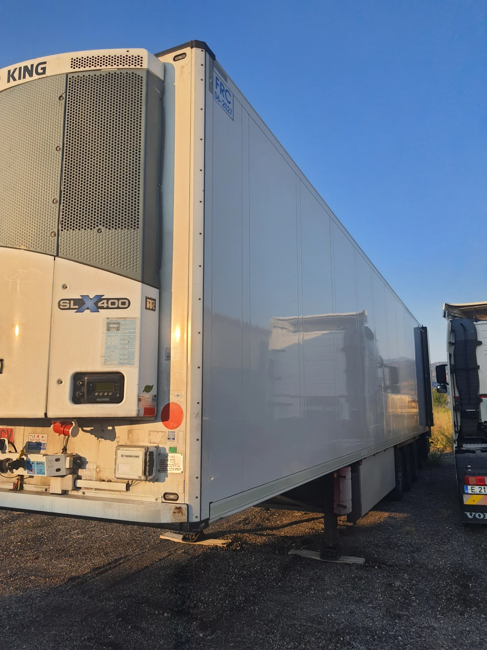 Полуремарке Schmitz SCHMITZ SKO 24L 13.4 FP 60 COOL, снимка 2 - Ремаркета - 56220799