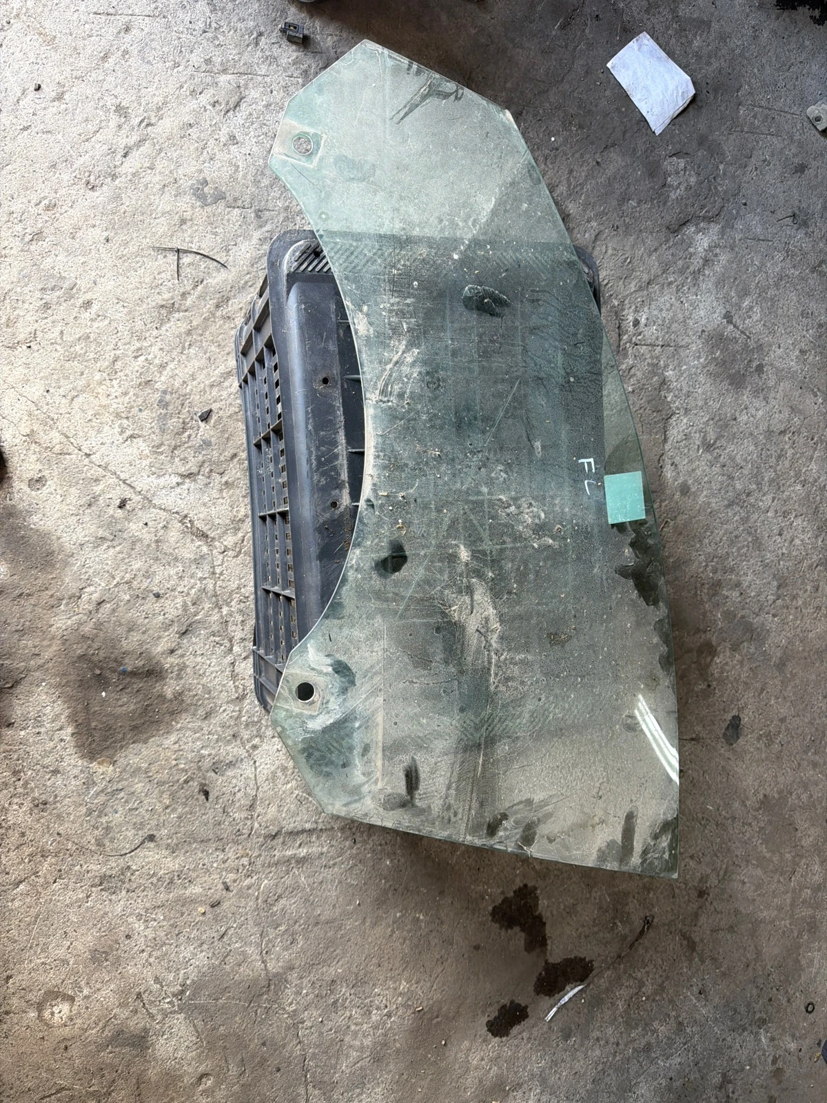 стъкло странично предно ляво 43R00083 A011404 Audi A6