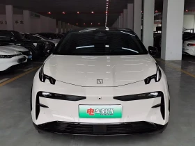 ������ Zeekr 001