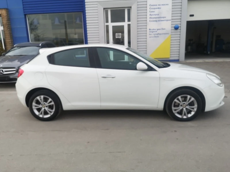 Alfa Romeo Giulietta 2.0JTD, снимка 8 - Автомобили и джипове - 44190551