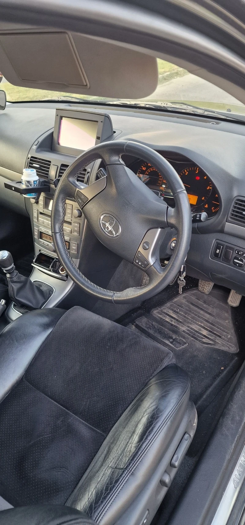 Toyota Avensis D4d, снимка 7 - Автомобили и джипове - 47501731