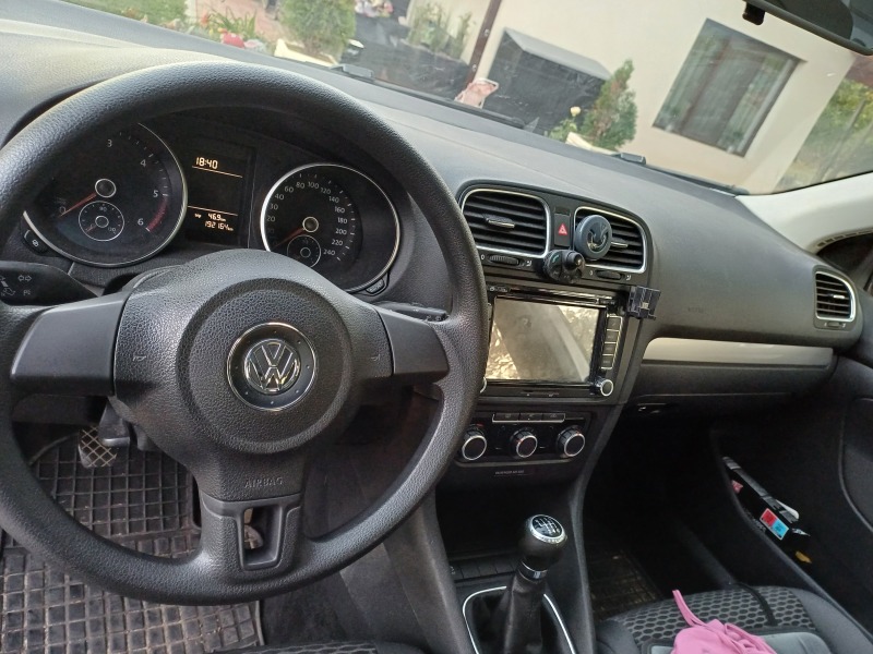 VW Golf, снимка 5 - Автомобили и джипове - 46118099