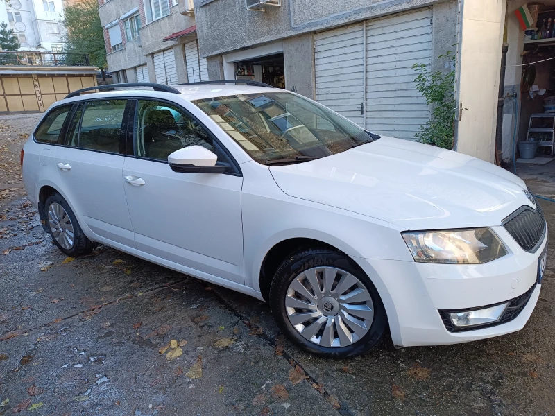 Skoda Octavia 1.6 TDI, снимка 1 - Автомобили и джипове - 48010367