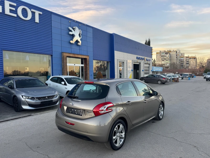 Peugeot 208 1.6 HDI 90kc, снимка 6 - Автомобили и джипове - 48381198