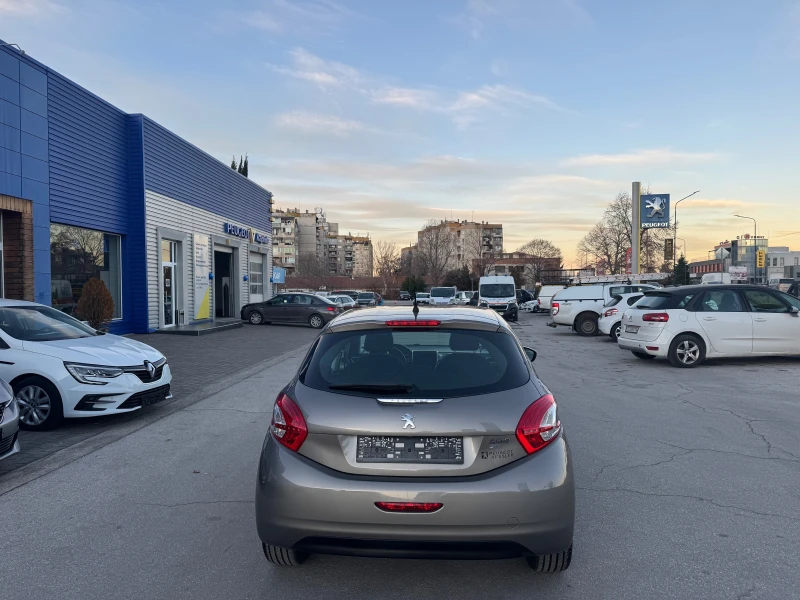 Peugeot 208 1.6 HDI 90kc, снимка 7 - Автомобили и джипове - 48381198