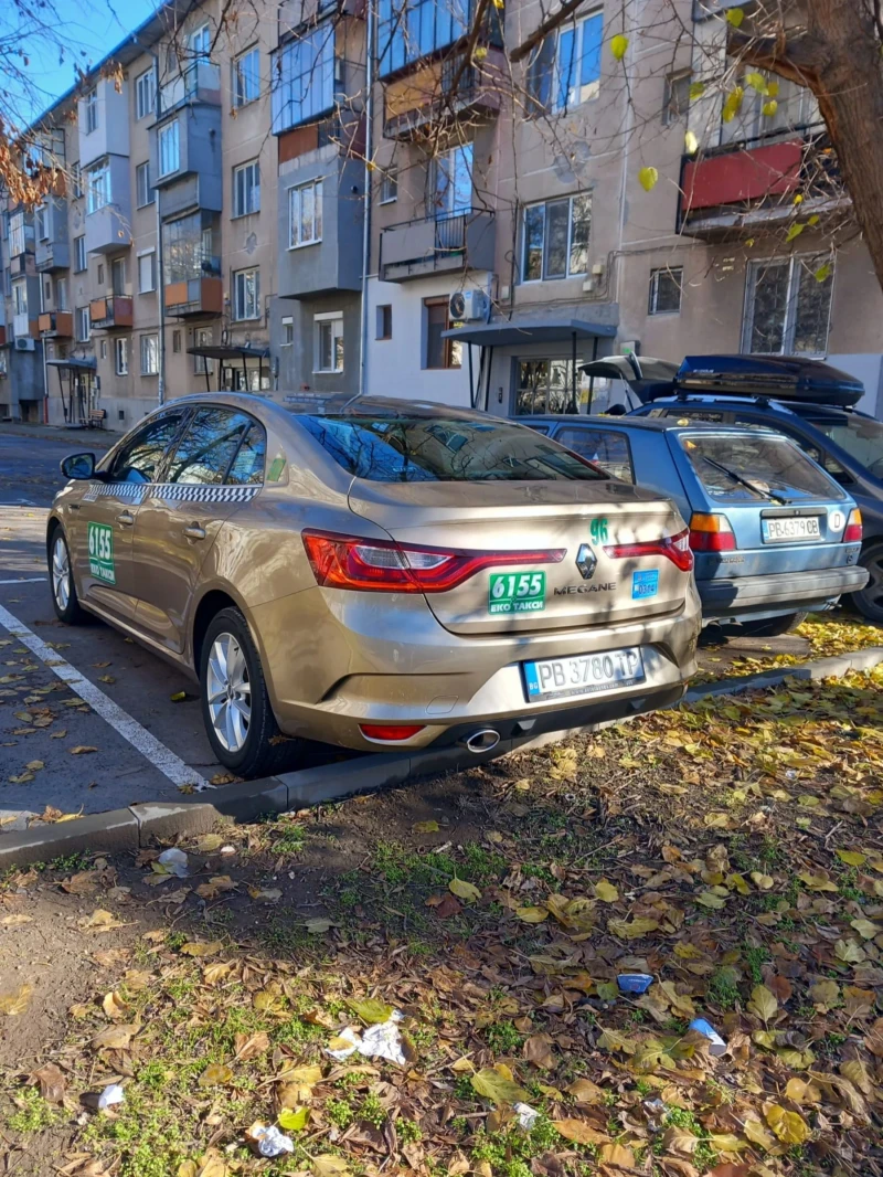 Renault Megane 1.3 TCE , снимка 12 - Автомобили и джипове - 48525379