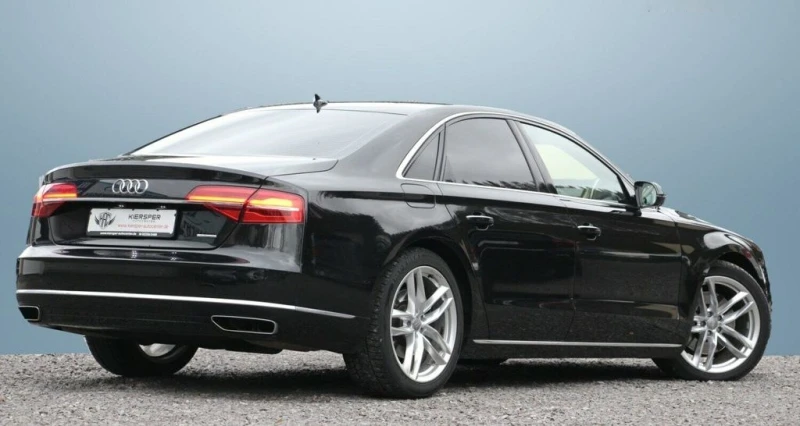 Audi A8, снимка 2 - Автомобили и джипове - 48596971