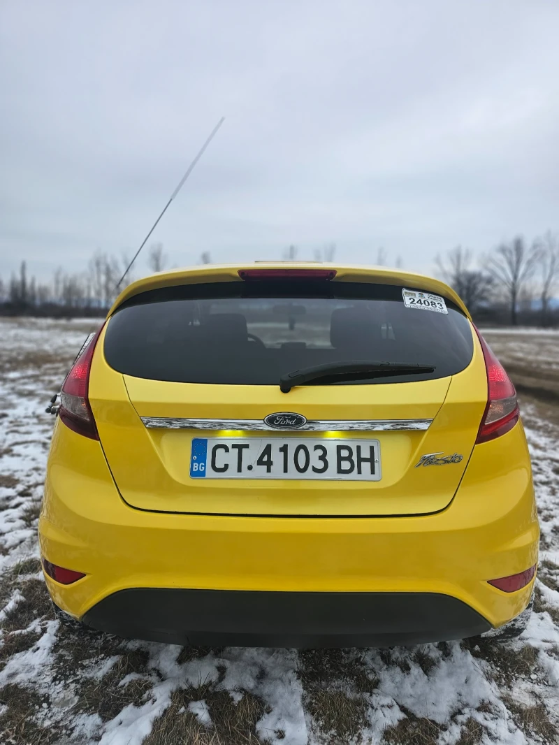 Ford Fiesta, снимка 2 - Автомобили и джипове - 48680784