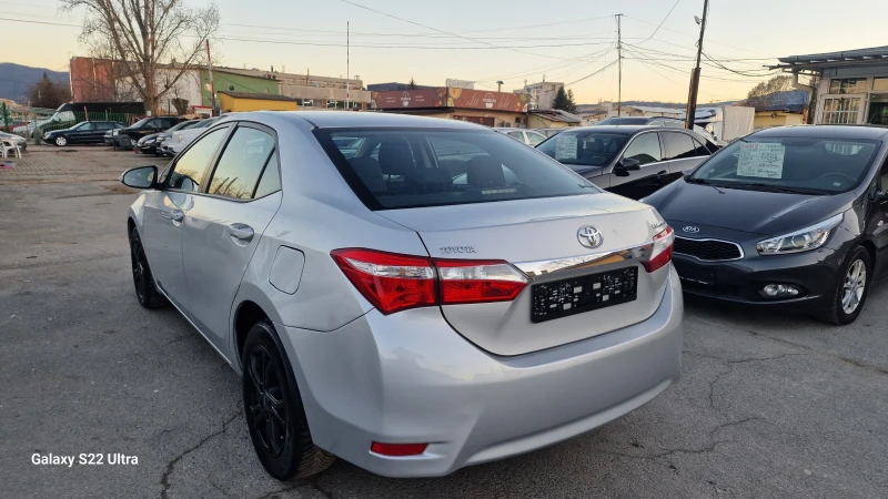 Toyota Corolla 1.3 VVT-i, снимка 6 - Автомобили и джипове - 49407916