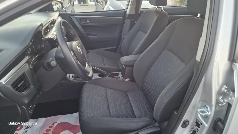 Toyota Corolla 1.3 VVT-i, снимка 11 - Автомобили и джипове - 49407916