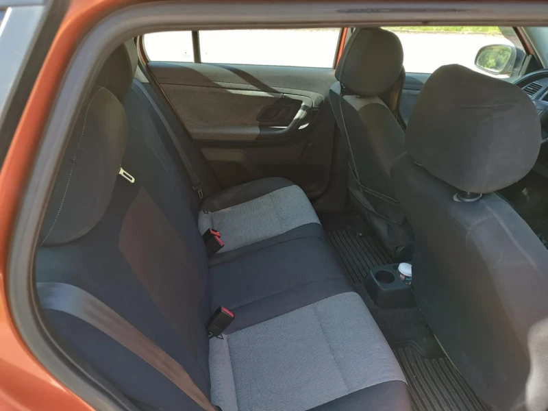 Skoda Fabia, снимка 8 - Автомобили и джипове - 52594417