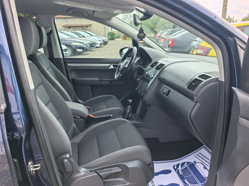 VW Touran 1.6TDI, снимка 13 - Автомобили и джипове - 51486121