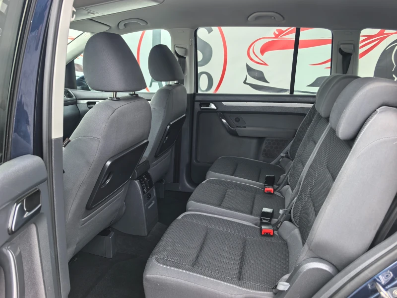 VW Touran 1.6TDI, снимка 10 - Автомобили и джипове - 51486121