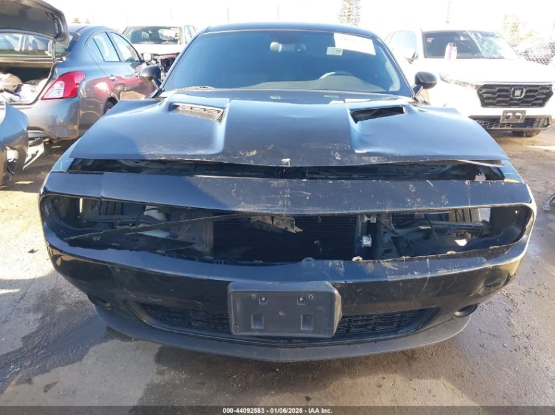 Dodge Challenger 3.6L V-6 DOHC, VVT, 305HP Rear Wheel Drive, снимка 13 - Автомобили и джипове - 53180554