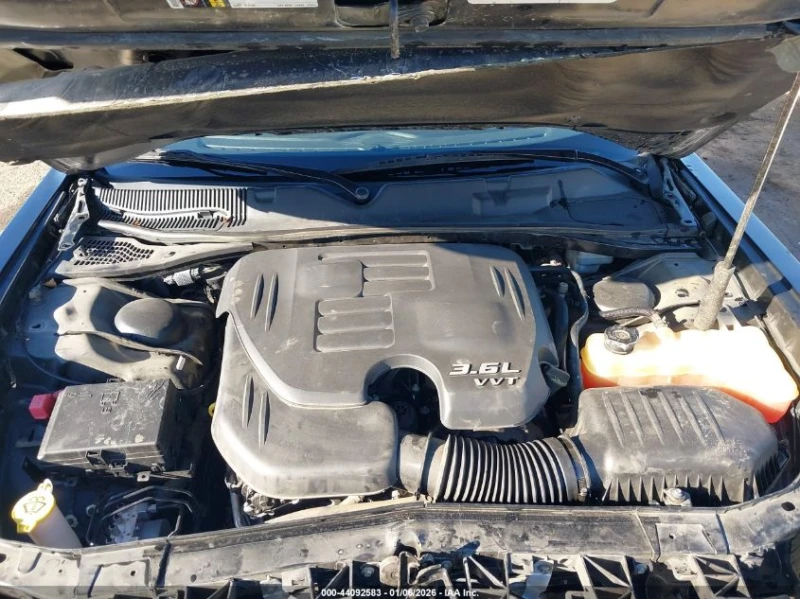 Dodge Challenger 3.6L V-6 DOHC, VVT, 305HP Rear Wheel Drive, снимка 17 - Автомобили и джипове - 53180554