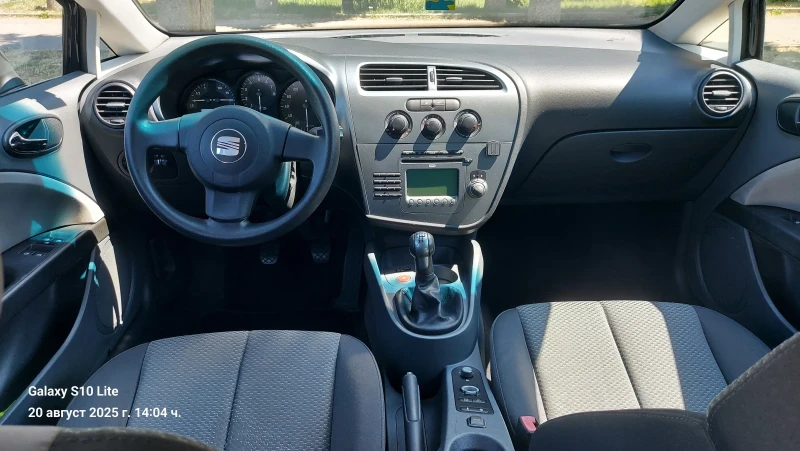 Seat Leon 1.4i бензин., снимка 15 - Автомобили и джипове - 53293162