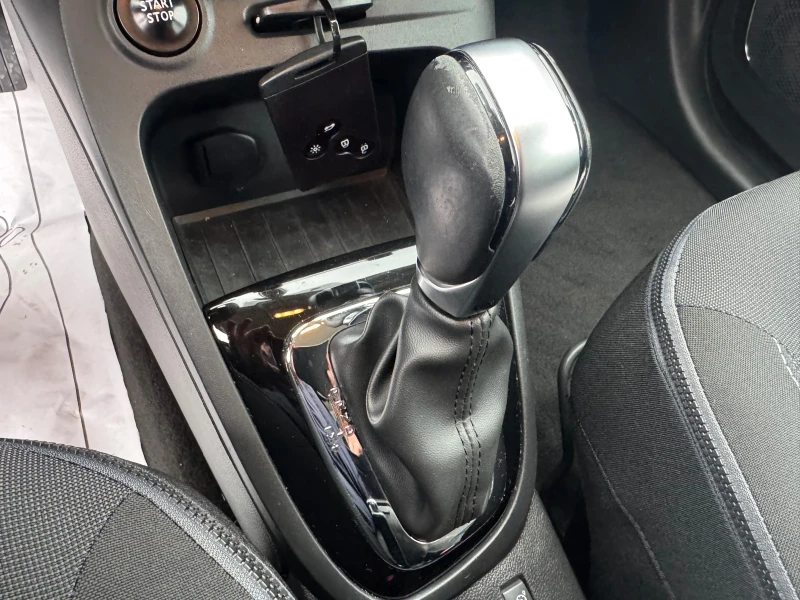 Renault Captur 1.5 dci evro6 Avtomat , снимка 11 - Автомобили и джипове - 53383506