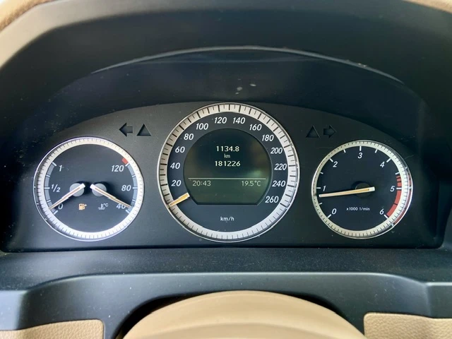 Mercedes-Benz C 220 CDI-КОЖА-УНИКАЛНО ИЗПЪЛНЕНИЕ-БЕЛГИЯ - изображение 9
