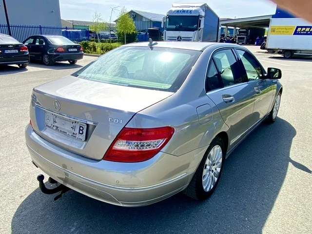 Mercedes-Benz C 220 CDI-КОЖА-УНИКАЛНО ИЗПЪЛНЕНИЕ-БЕЛГИЯ - изображение 6