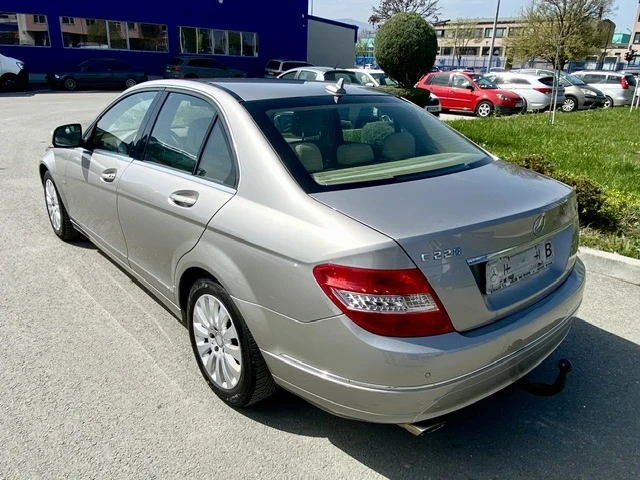 Mercedes-Benz C 220 CDI-КОЖА-УНИКАЛНО ИЗПЪЛНЕНИЕ-БЕЛГИЯ - изображение 5