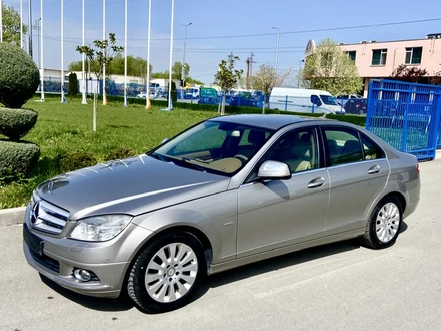 Mercedes-Benz C 220 CDI-КОЖА-УНИКАЛНО ИЗПЪЛНЕНИЕ-БЕЛГИЯ - изображение 3