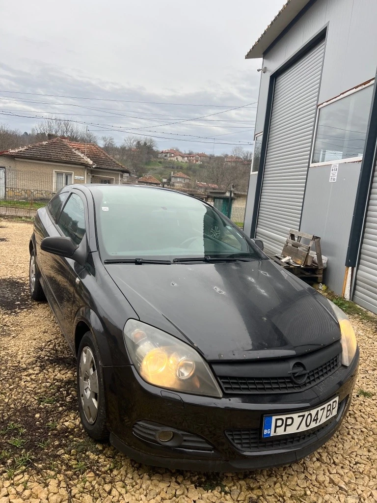 Opel Astra H GTC, снимка 2 - Автомобили и джипове - 53244793