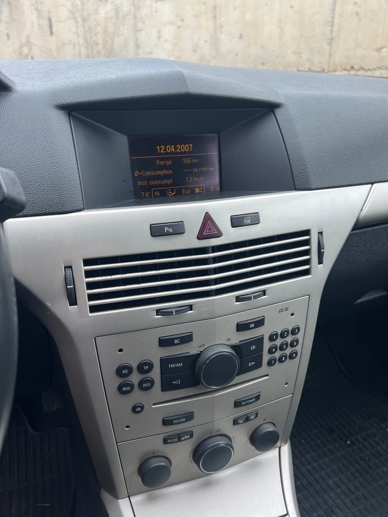 Opel Astra H GTC, снимка 6 - Автомобили и джипове - 53244793